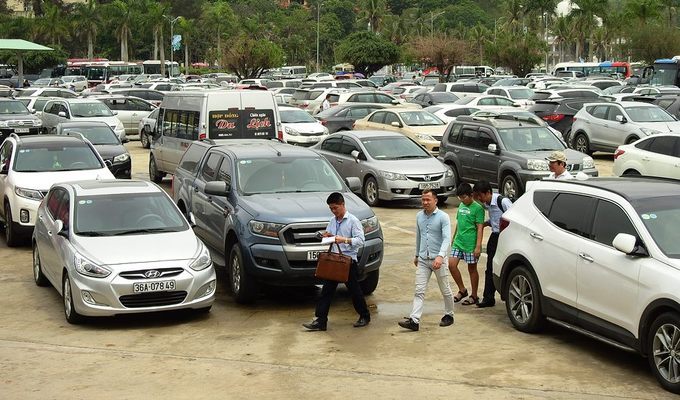 Biển Hạ Long ken đặc người ngày nghỉ lễ